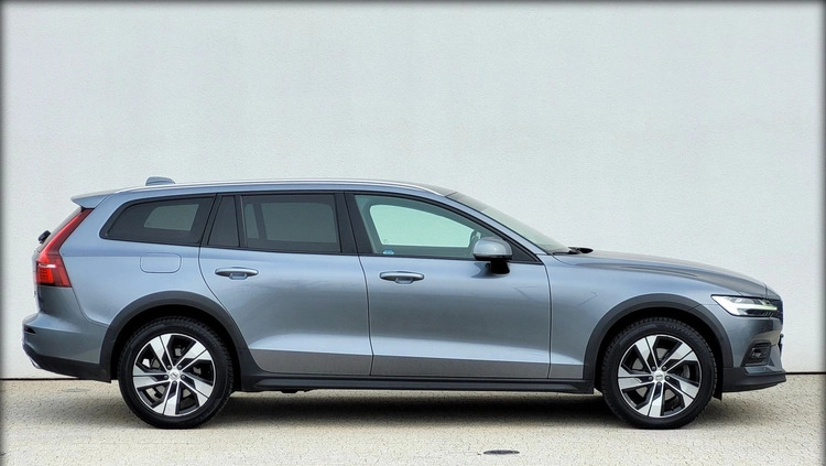 Volvo V60 Cross Country cena 169999 przebieg: 88850, rok produkcji 2021 z Jędrzejów małe 436